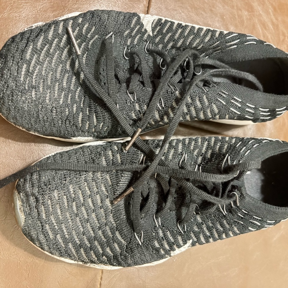 Nike woman’s air zoom Black and White Knit Sneakers